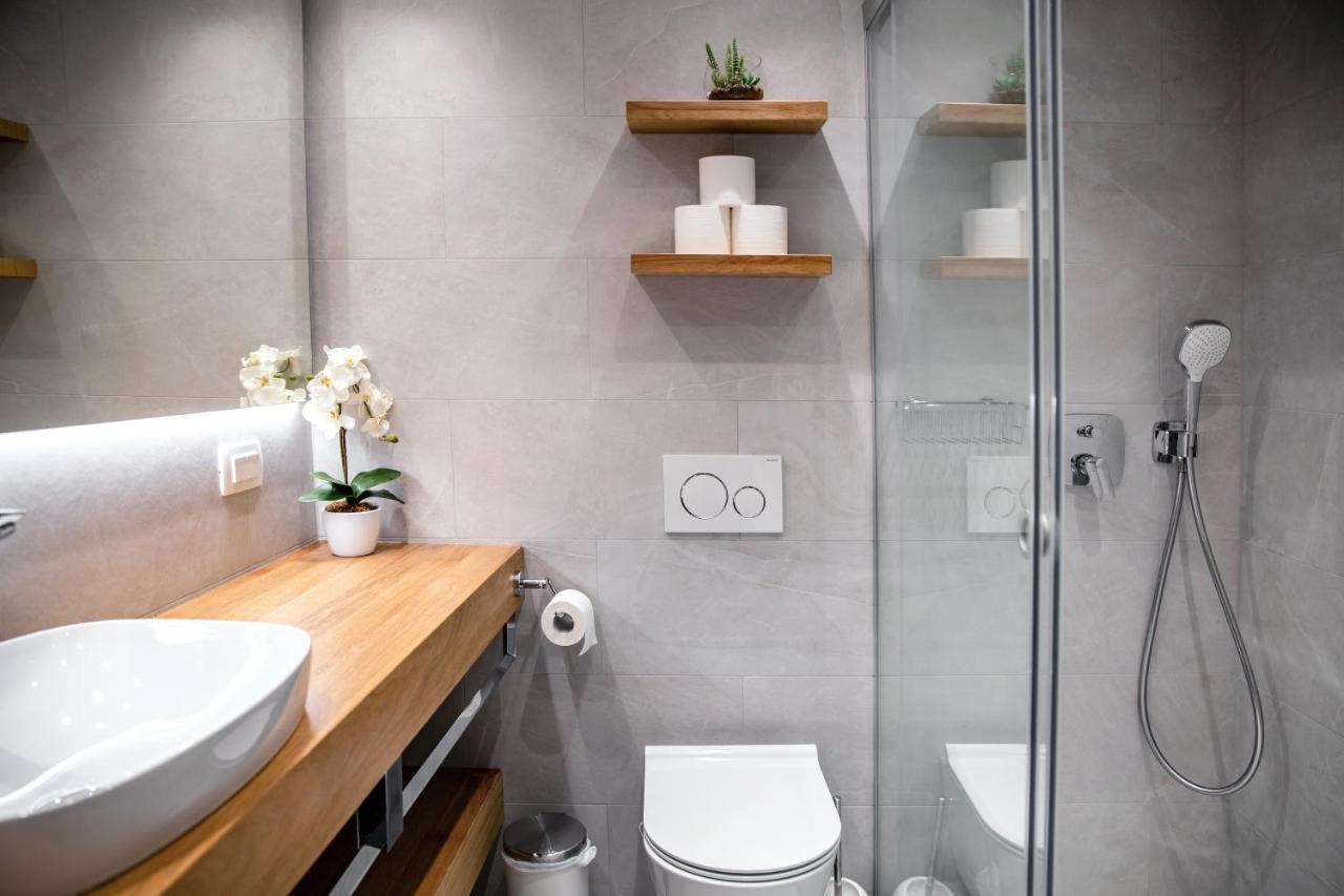 Hisa Pod Gradom * Ljubljana